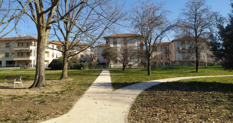 Situazioni di degrado nel giardino di via Tasso e dintorni