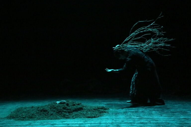 “Ossicini”: le cose perdute e ritrovate in scena al Funaro