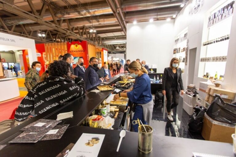 Il Consorzio Finocchiona Igp e il Consorzio Vino Chianti a TuttoFood 