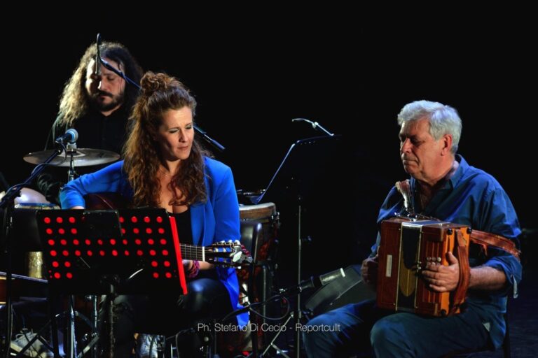 Riccardo Tesi ed Elastic Orchestra al Teatro Manzoni