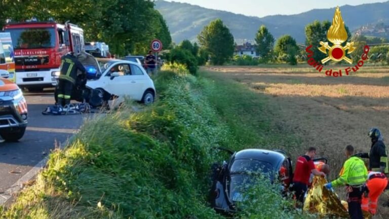 Chiesina Uzzanese, donna di 48 anni muore in uno scontro tra due auto