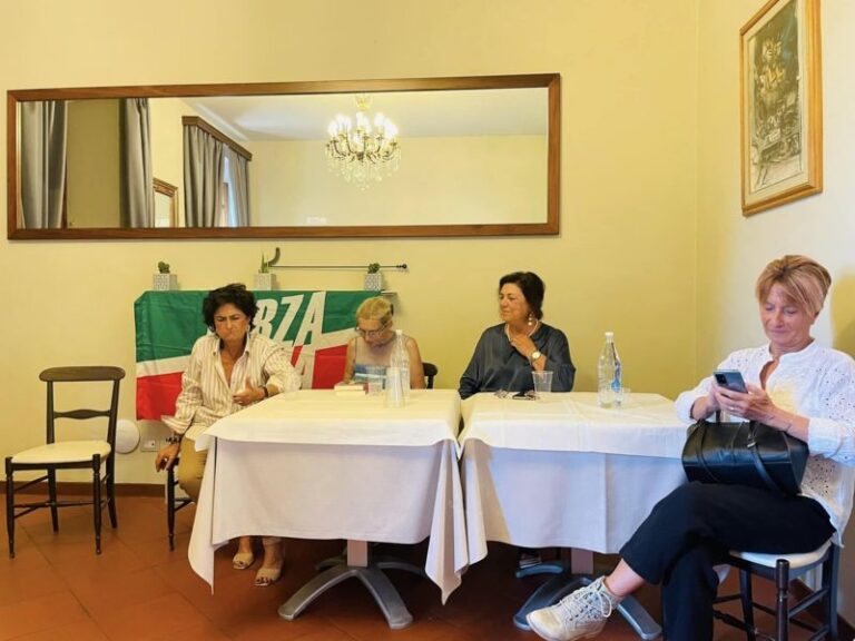 Violenza sulle donne, meno panchine e qualche sentenza decente in più
