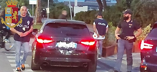 Tre giovani denunciati per rapina e lesioni ai danni di un coetaneo
