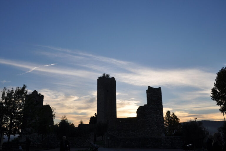 Stasera giochiamo al… Gazebino, al lume di candela alla Rocca di Castruccio 