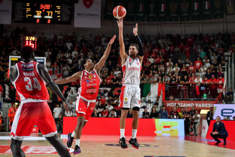 Il grande cuore non basta, Estra battuta nel finale 82-83