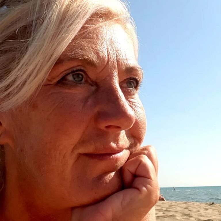 “Per tutto il tempo”, il nuovo romanzo di Larissa Vannucci alla Galleria d’arte Vannucci