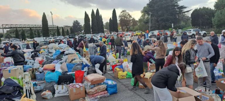 Alluvione. In piazza Oplà tutta la generosità dei pistoiesi