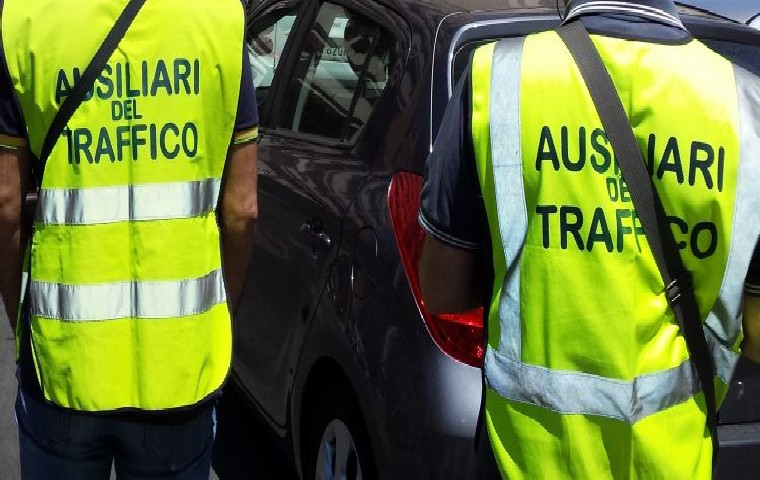 Multe a caso, la gestione privata delle soste diventa un problema