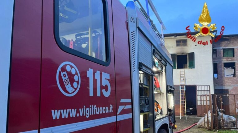 A fuoco abitazione a Montale, distrutta la cucina