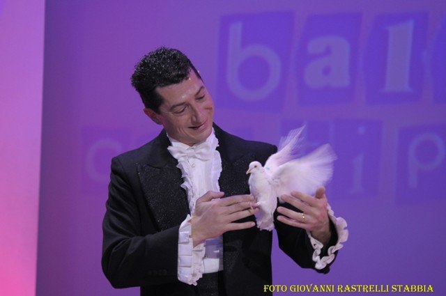 Abracadabra Show, spettacolo di magìa al circolo Hitachi