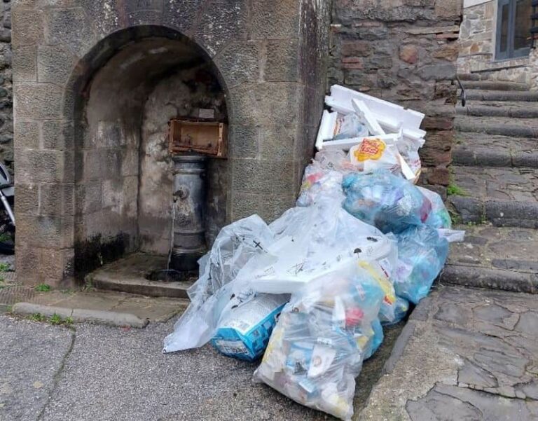 Villa di Baggio, salta per due volte il porta a porta di Alia