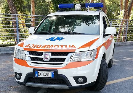 Scooter contro un muro, 44enne muore a Massa