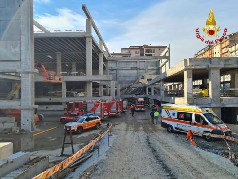 Crollo cantiere Esselunga, chiesto processo per 5 persone e tre aziende