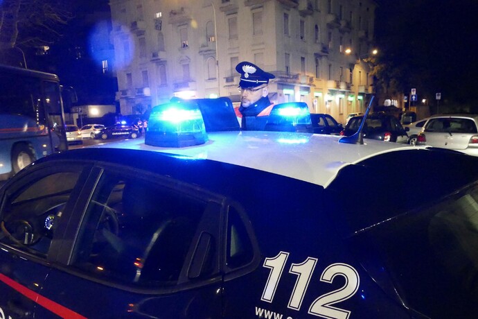 Con una telecamera ha ripreso il marito versare candeggina nel caffè
