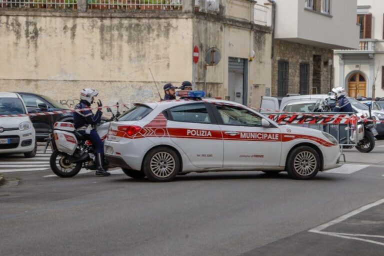 Aggressione ad agenti di Polizia municipale: due arresti
