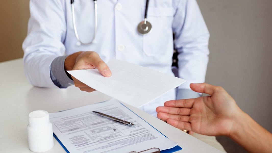 Giovani medici candidati a posti di formazione in medicina generale in Toscana, con un numero elevato di domande rispetto ai posti disponibili