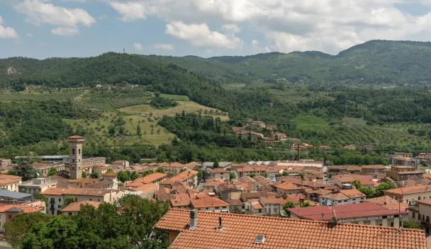 Vaiano affida in house i servizi cimiteriali a Consiag Servizi Comuni