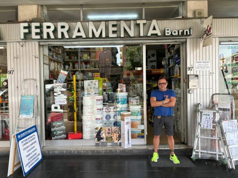 Prato. La ferramenta Barni di nuovo “visitata” dai ladri