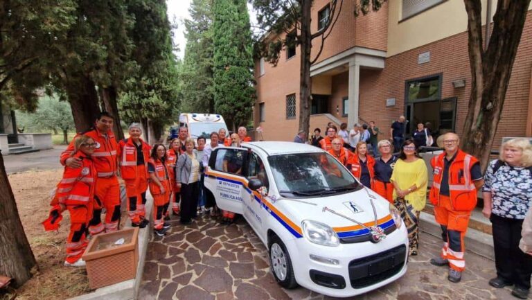 Nuovo mezzo sociale per la Pubblica Assistenza di Santa Lucia