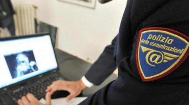 Un migliaio di video pedopornografici nel cellulare: arrestato 56enne