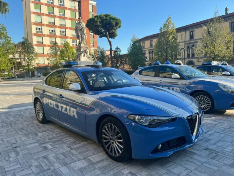 Massa Carrara, Task force della Polizia: chiuso ristorante abusivo in un sottoscala