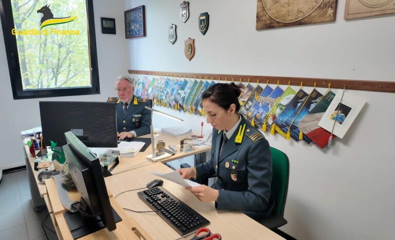 Guardia di finanza, sequestrate oltre 3.200 borse di lusso contraffatte