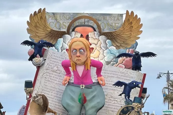 Carnevale di Viareggio al via, sui carri da Meloni a De Filippi