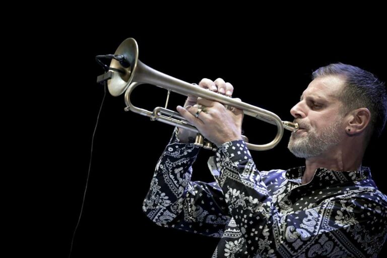 Al Teatro Pacini di Pescia l’omaggio di Fabrizio Bosso a Pino Daniele