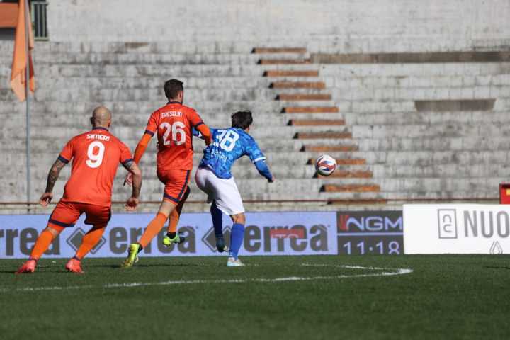 Derby senza storia, la Pistoiese liquida il Prato: 2-0