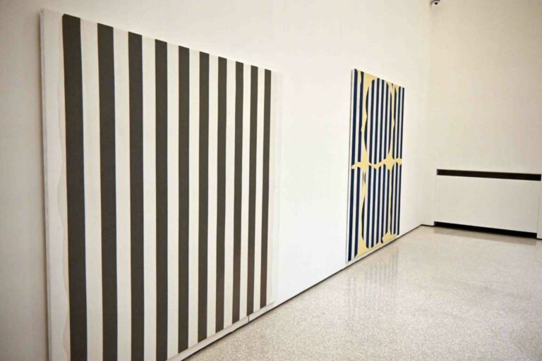 Le geometrie e i colori di Daniel Buren in mostra a Pistoia