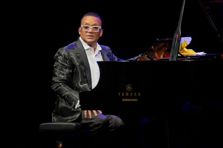 MetJazz, il pianista Gonzalo Rubalcaba emoziona e incanta il Metastasio