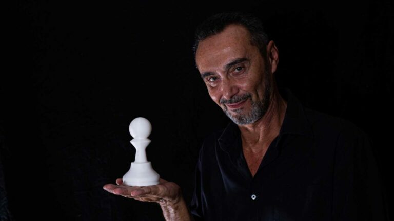 Teatro Verdi, in scena Giuseppe Giacobazzi con “Il pedone”