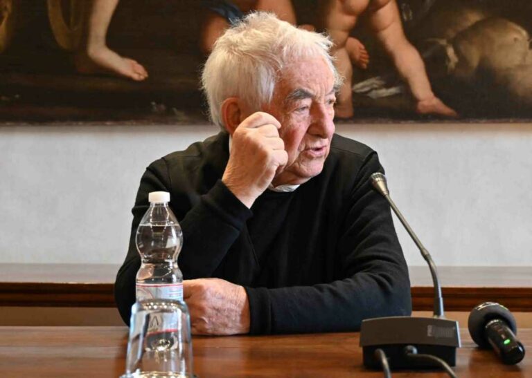 “Fare, Disfare, Rifare”: la grande mostra di Daniel Buren a Pistoia