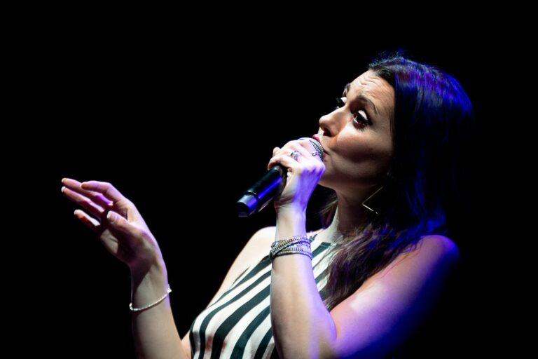 Simona Molinari al Teatro di Fiesole: un viaggio tra emozioni e introspezione