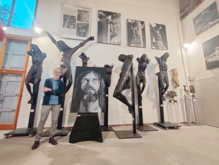L’uomo e l’arte in un “tempo inquieto” nella nuova personale di Daniele Capecchi