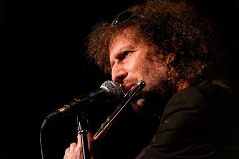 Sogni, canzoni, squallori: Tricarico a Firenze con il nuovo spettacolo