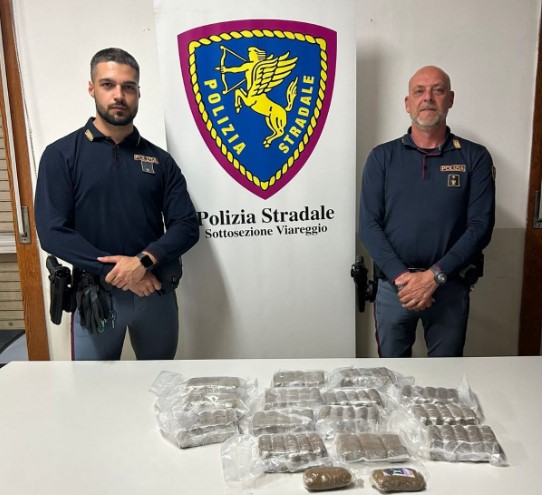 Viareggio. La polizia arresta 30enne per spaccio di droga