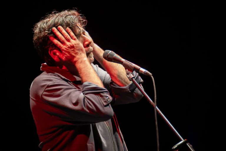 Bobo Rondelli in concerto a Firenze: una serata di musica e ironia