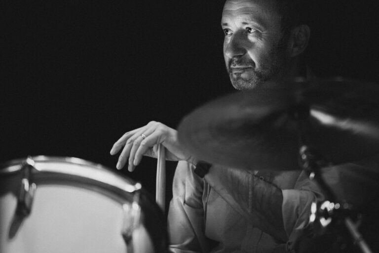 Moon Gallery apre le porte alla musica dal vivo con i Sambossa