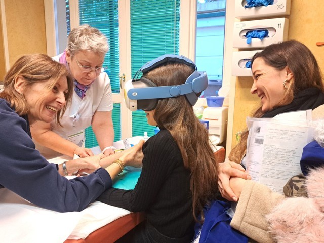 Meyer, arrivano i visori 3D per distrarre i bambini durante i prelievi del sangue