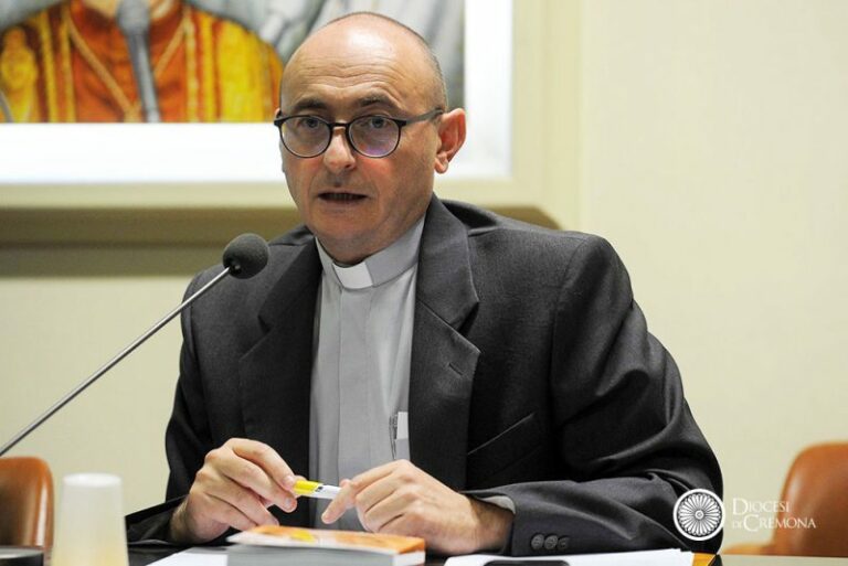 “Dare un’anima alla politica”, il libro di Bruno Bignami presentato alla Casa dell’anziano