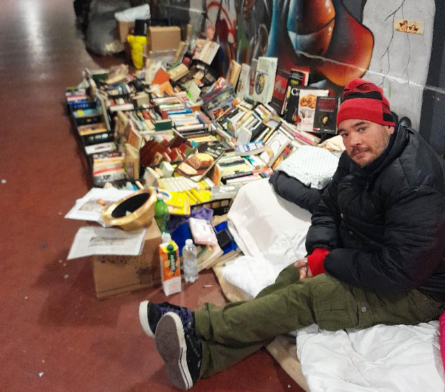 Nuovo incendio al libraio del sottopasso Cure a Firenze