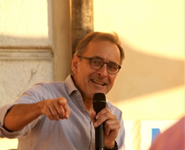 Prato. Per gli “Incontri con autrici e autori OFF”, il primo ospite è Giampaolo Simi