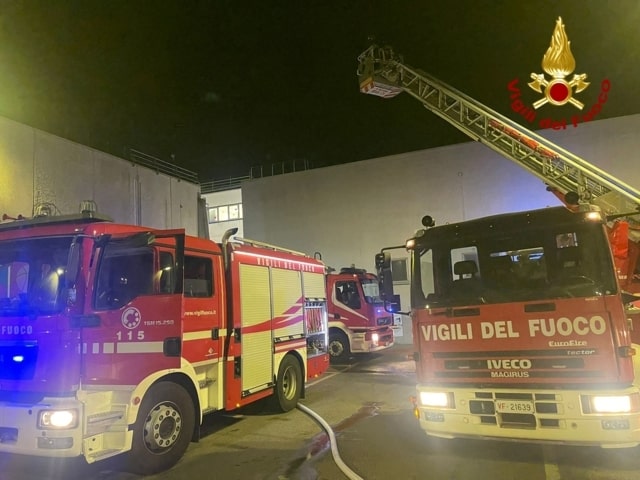 Incendio all’Ipercoop di Massa e Cozzile