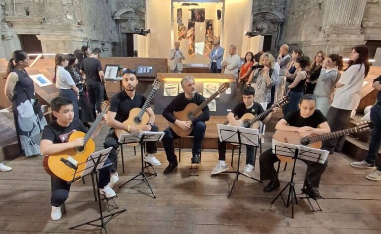 Studenti del Liceo Petrocchi premiati dalla Chionchina