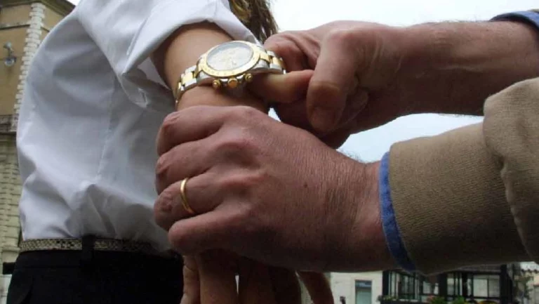 Maxi operazione contro i furti di orologi di lusso: smantellata la banda