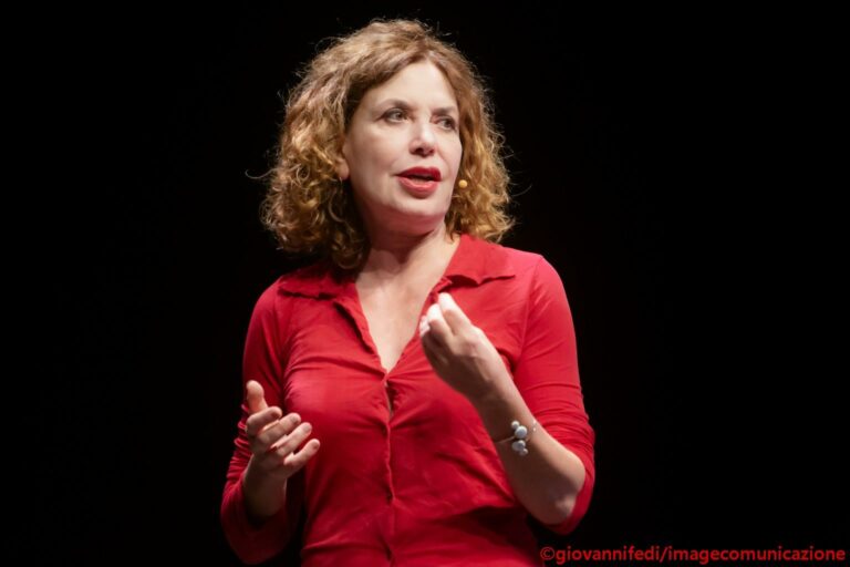 La libertà secondo Sabina Guzzanti, protagonista alla Fortezza