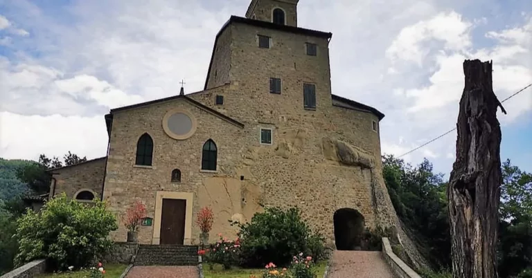 Poesia e musica nei piccoli borghi, nuovo appuntamento a Rocca Pitigliana