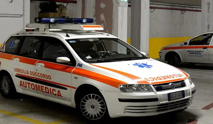 Lido di Camaiore. Muore d’infarto dopo un incidente con lo scooter