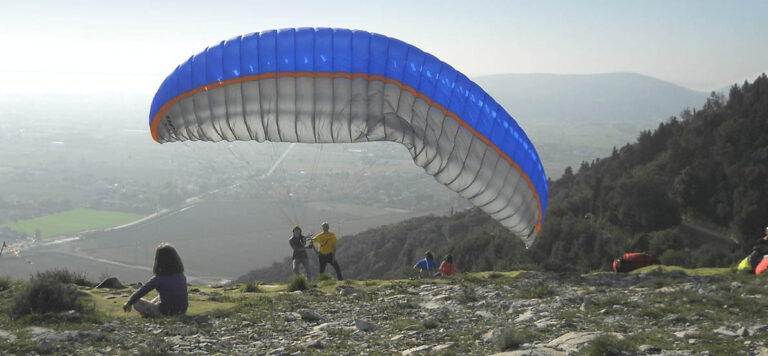 Fiorenzuola. Giovane muore precipitando col parapendio